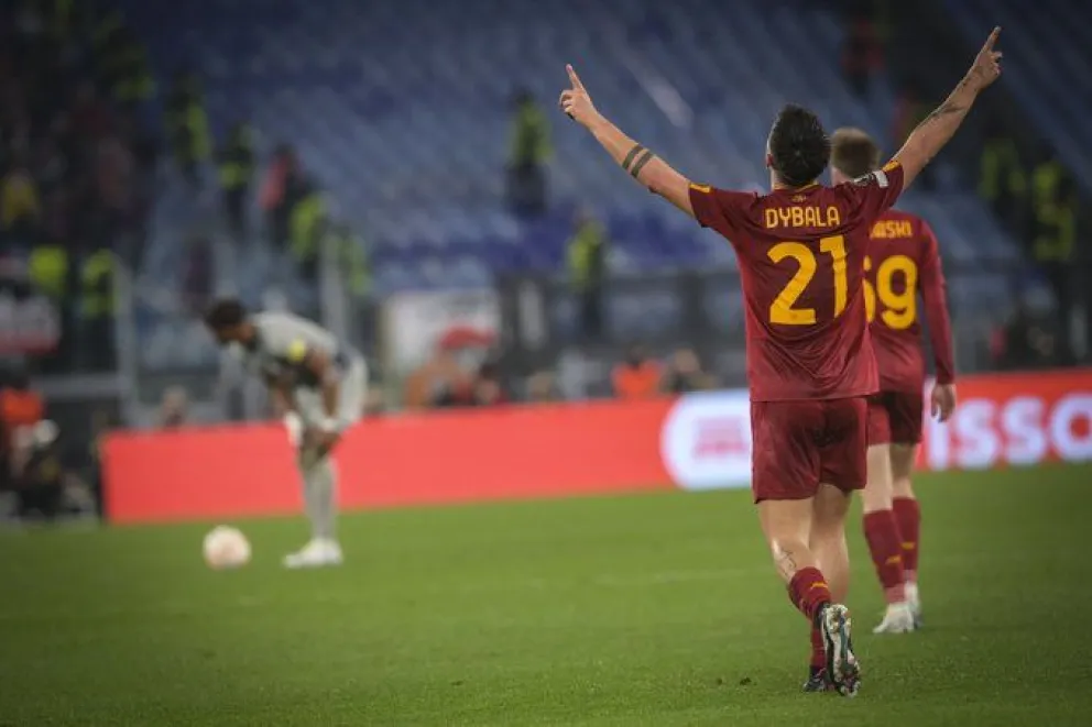 Dybala le dio la victoria y clasificación a la Roma