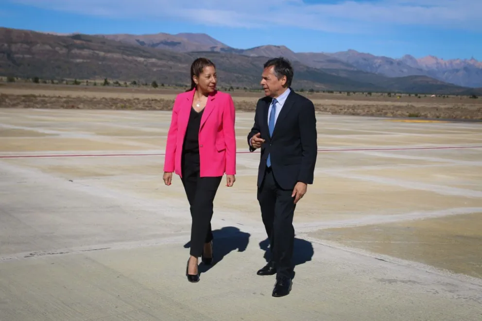 Hace 9 meses, Arabela prometía reasfaltar la ruta al aeropuerto