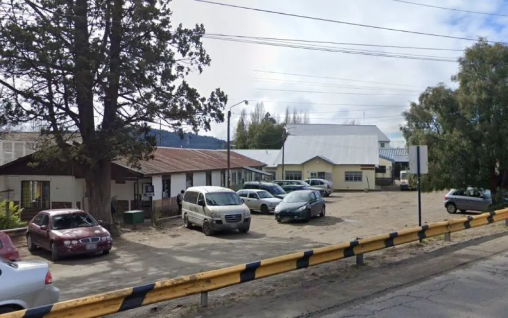Familias reclaman por problemas edilicios en la Escuela 44 de Puerto Moreno
