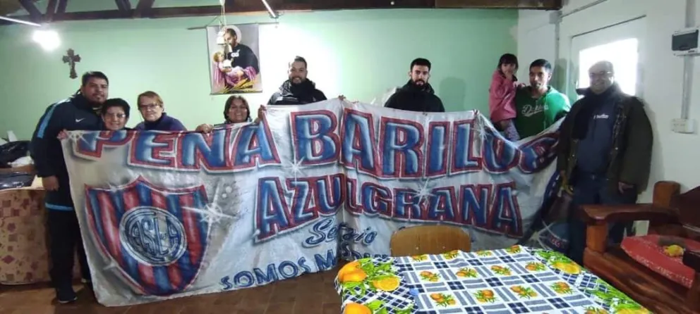 Una nueva colecta de útiles para dos escuelas a cargo de la Peña Bariloche Azulgrana 