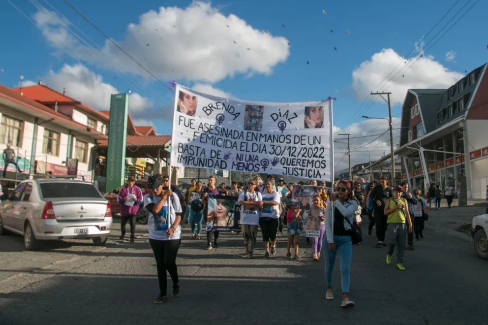 El novio de Brenda: “Estaba tirada boca abajo, con moretones y rasguños”