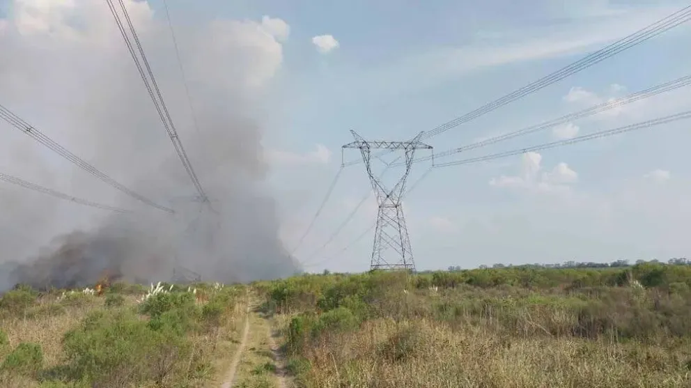 Un incendio en la red eléctrica generó un apagón masivo en gran parte del país
