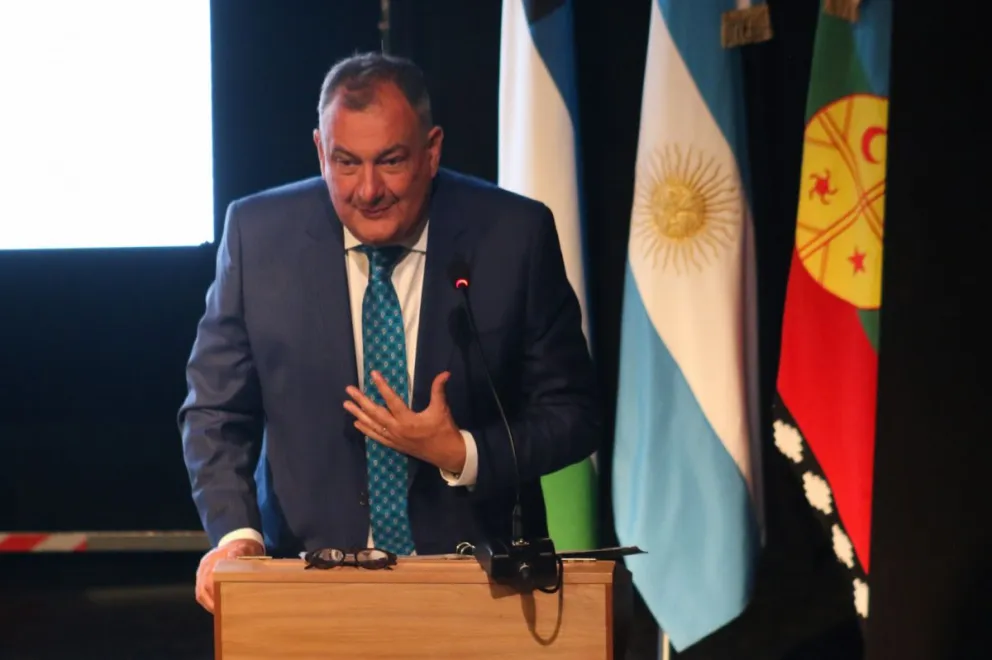 Gennuso pidió ignorar la política barata: "Nos estamos ocupando del vertedero"