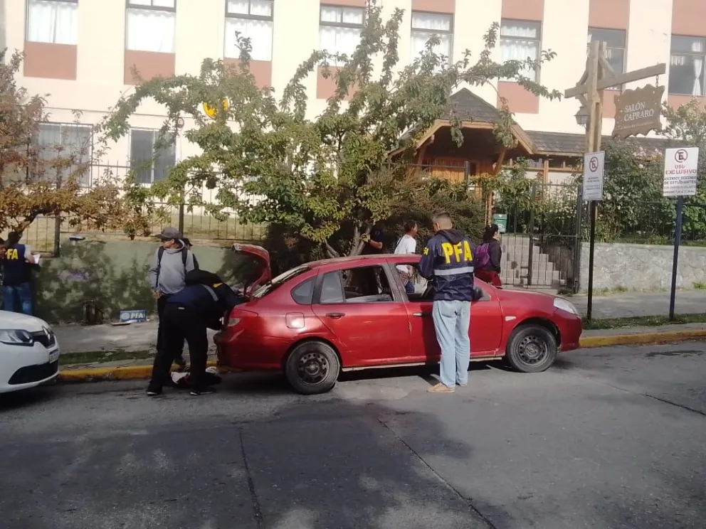 Policía Federal detuvo a tres sujetos que realizaban delivery de drogas 