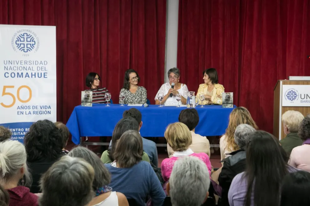 Presentaron el libro "Nosotras somos ellas", que refleja la historia invisibilizada de la mujer en la Patagonia
