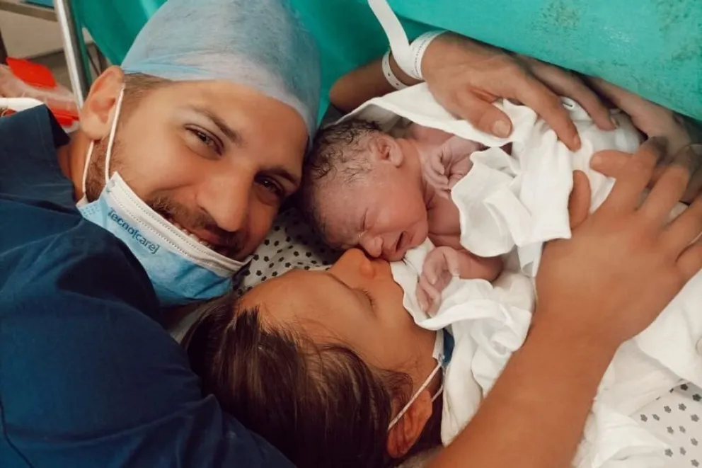 Barbie Vélez mostró por primera vez la carita de su hijo con los ojos abiertos: "Un sol"