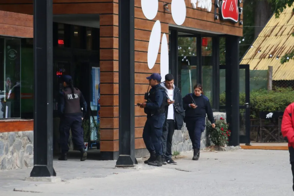 Los ladrones del supermercado se alzaron con un botín cercano a los 400 mil pesos y bebidas alcohólicas