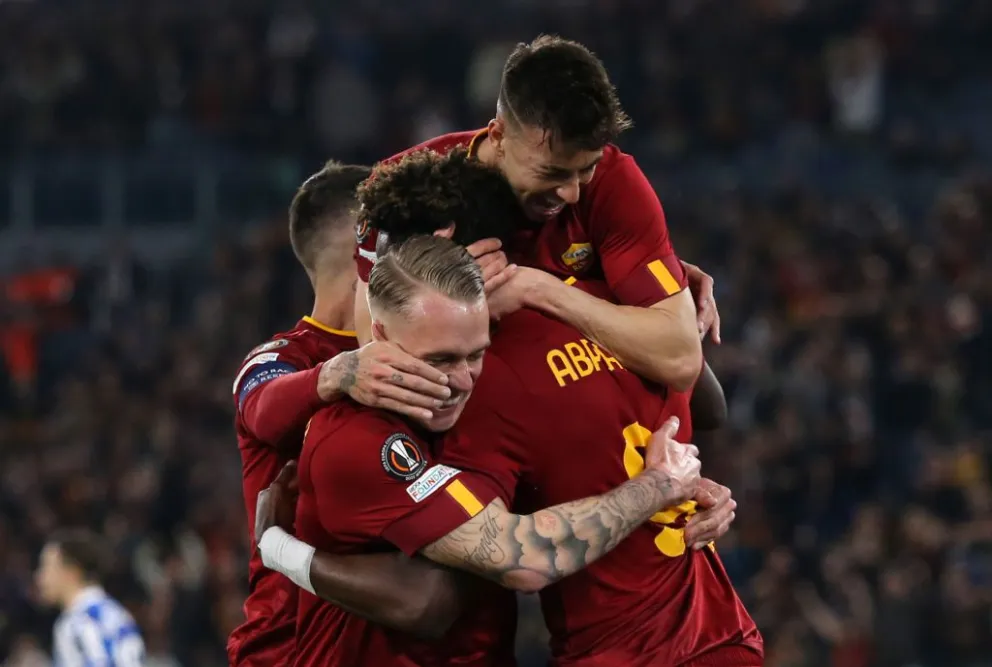 Con una asistencia de Dybala, Roma golpeó primero en la Europa League