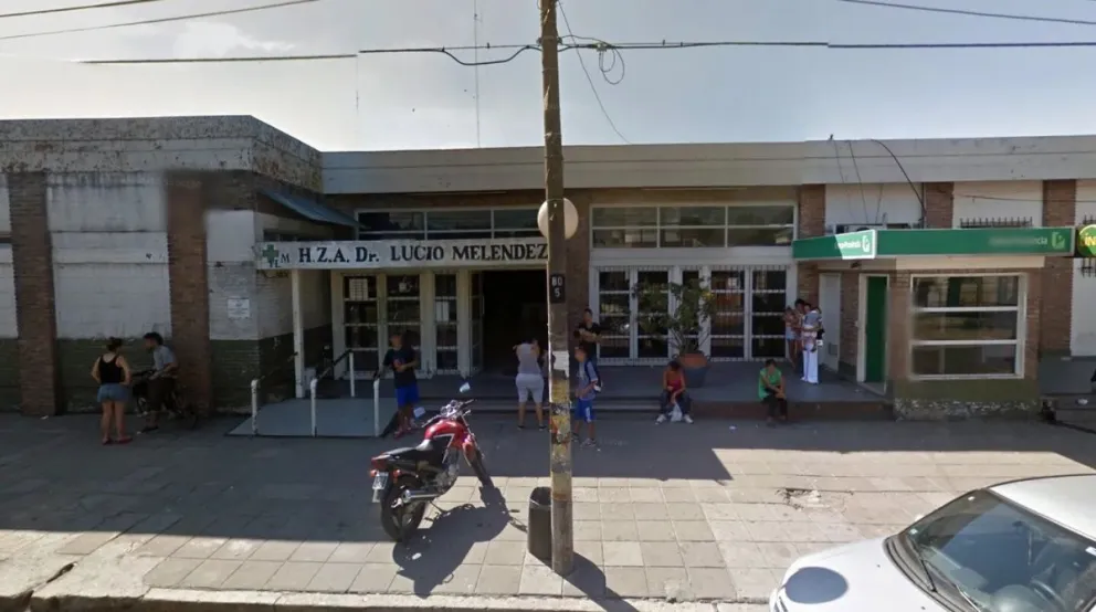 Un adolescente mató a una vecina de un disparo para defender a su mamá