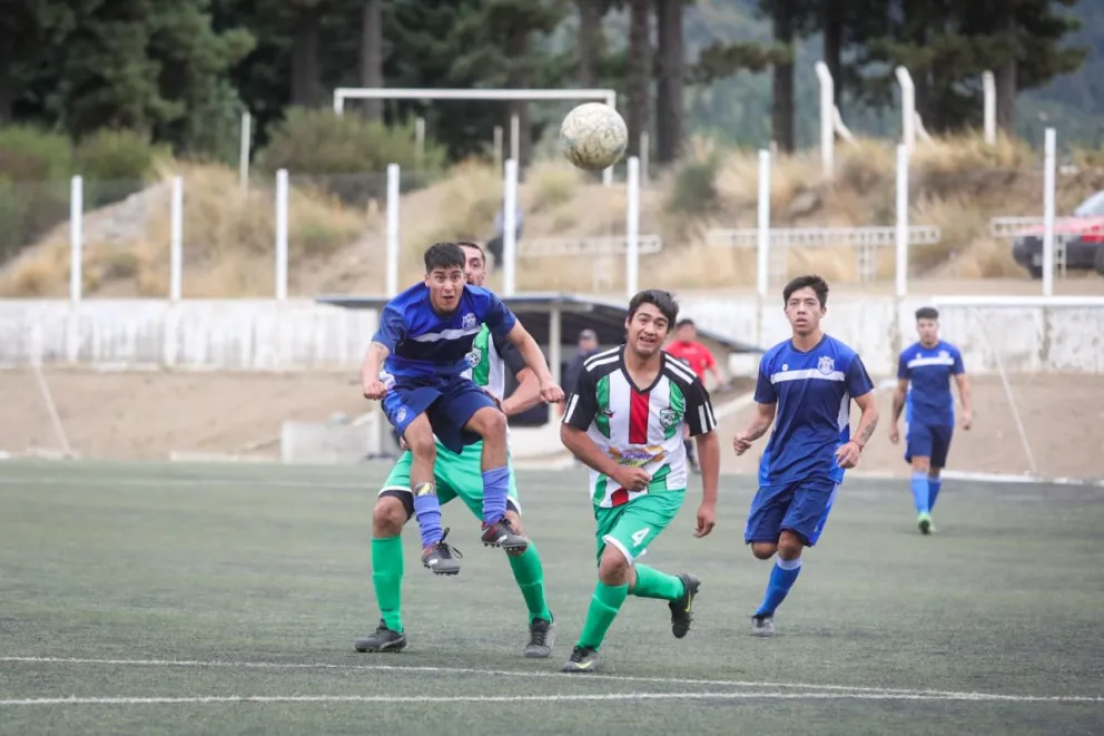 Se juega la penúltima del fútbol libre