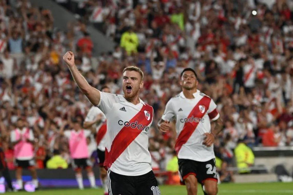 River goleó a Godoy Cruz y no se baja de la pelea por el liderazgo