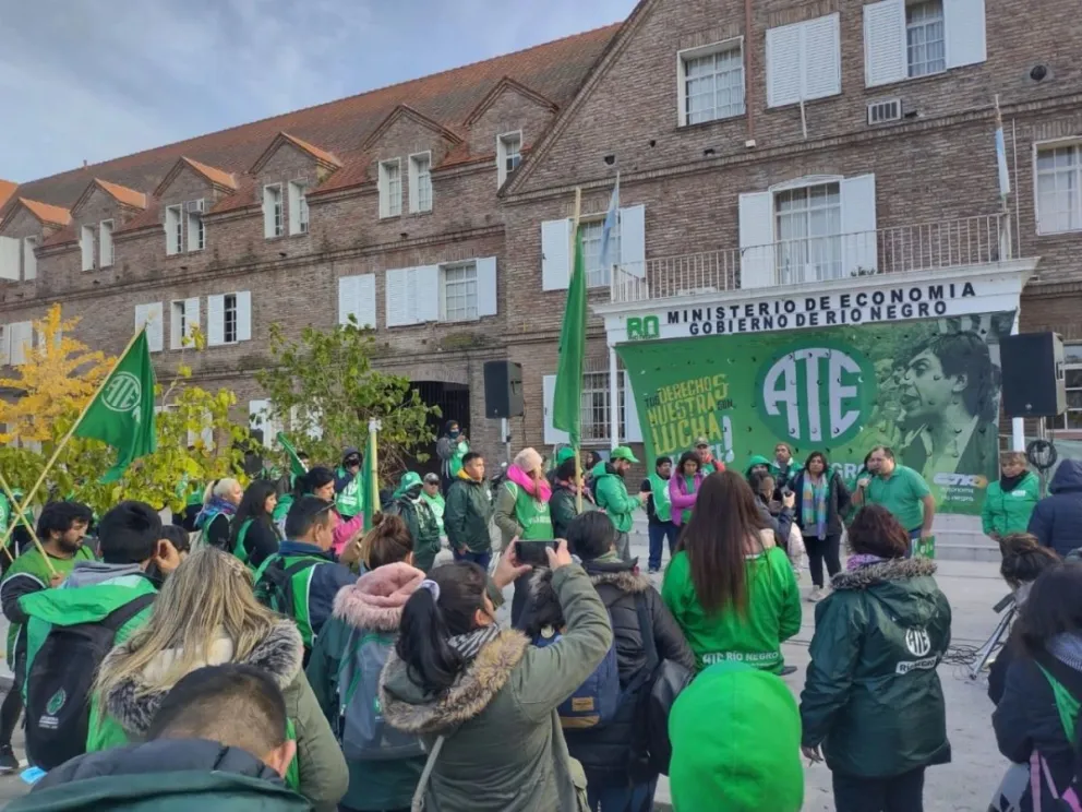 ATE declara insuficiente la propuesta y pide un 100% aumento en indumentaria