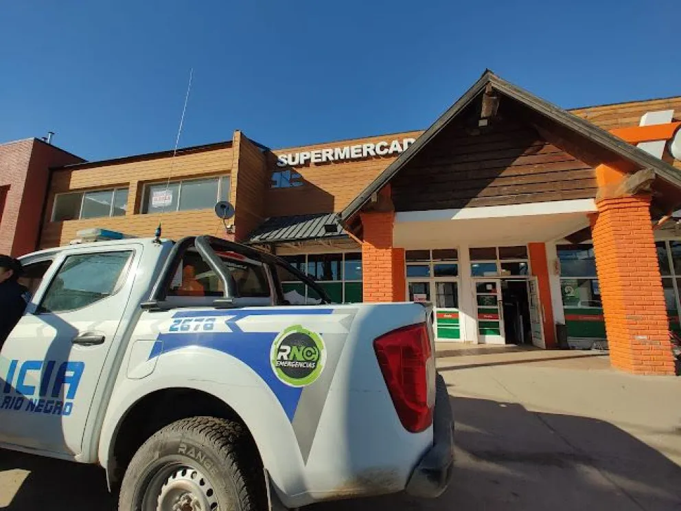 Como en Bariloche, boqueteros robaron otra sucursal de la misma cadena de supermercados en El Bolsón