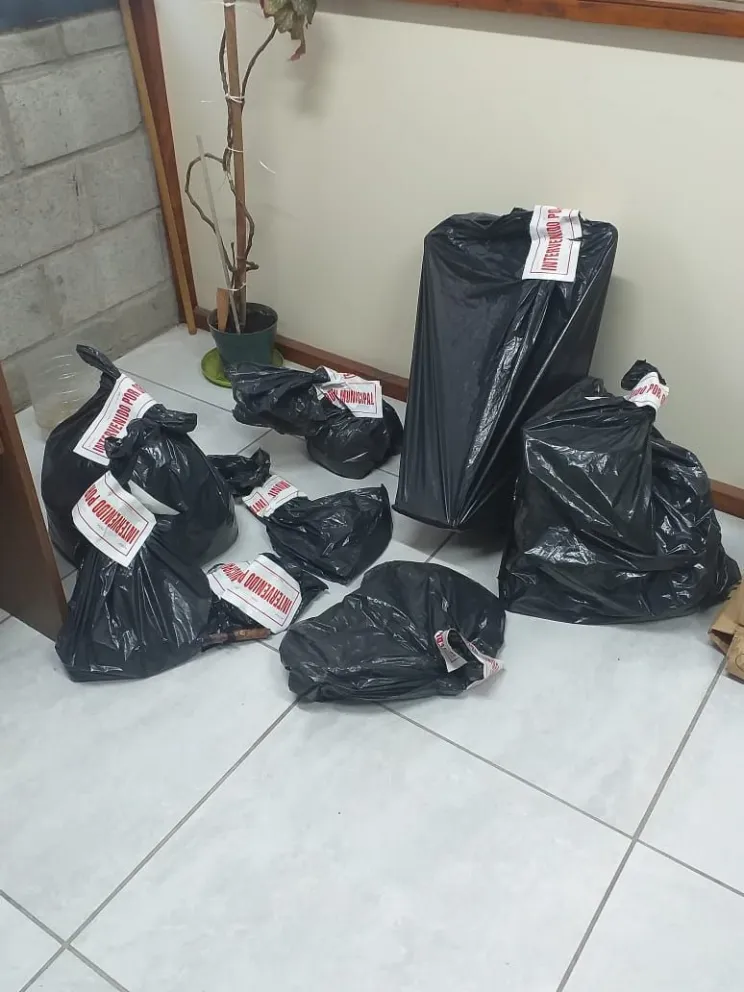 Secuestraron mercadería de venta ambulante ilegal en calle Mitre