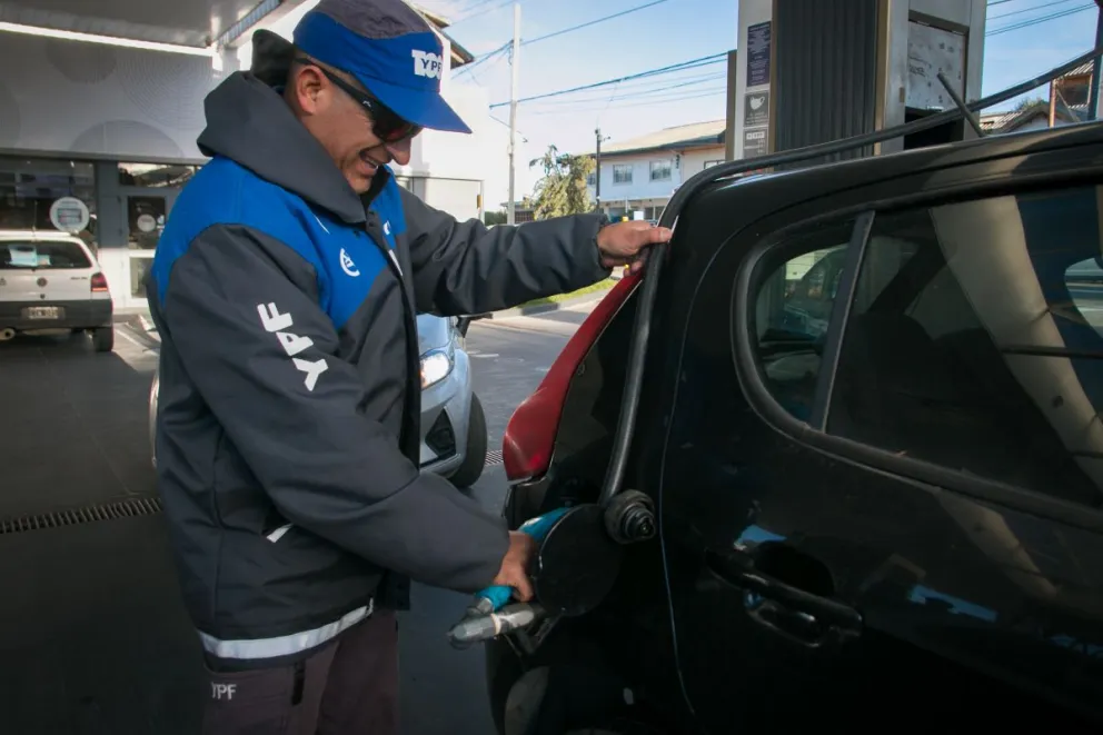 Rige nuevo aumento en los combustibles y así quedaron en Bariloche