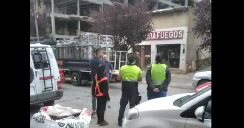Inspector de Tránsito fue agredido con una trompada en la cara en pleno centro de Bariloche