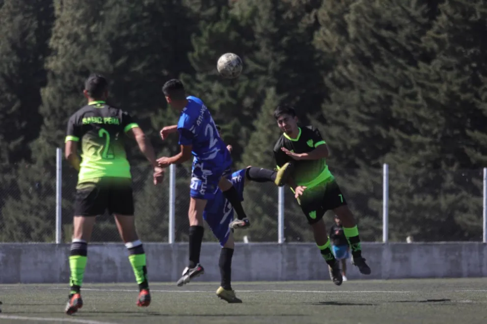 ADeFul imparable, termina un torneo y arranca otro