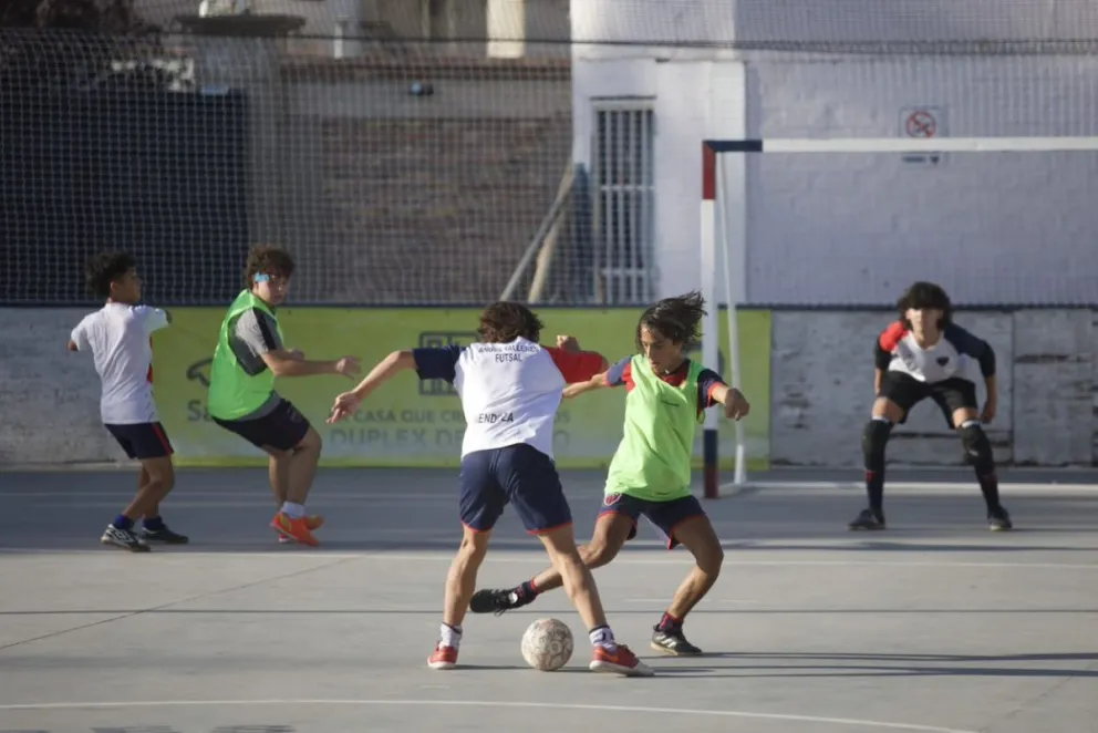 Lammens lanzó la cuarta etapa del programa Clubes en Obra