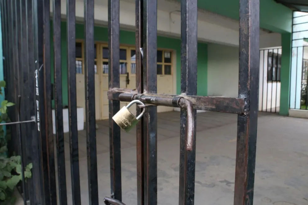 Quinto día de paro docente en un conflicto que se profundiza