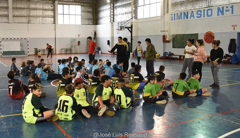 El primer encuentro de infantiles marcó el rumbo
