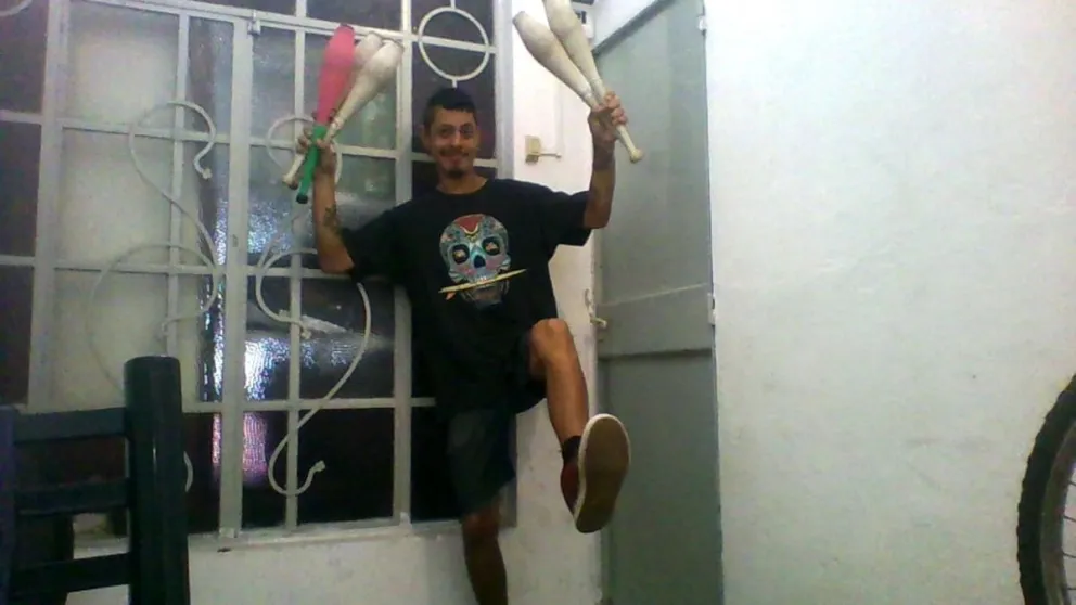 Despiden en las redes sociales a “Pa Lito”, el malabarista que murió en el contenedor de basura