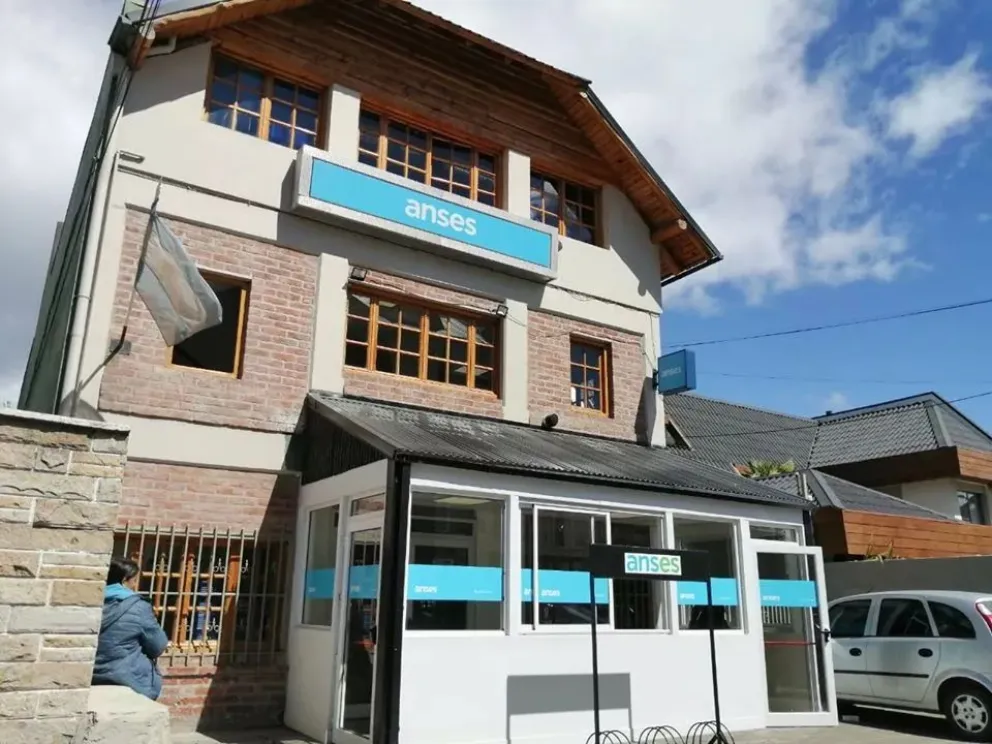 ¡Es una estafa! Se hacen pasar por ANSES Bariloche y vacían las cuentas de los más vulnerables