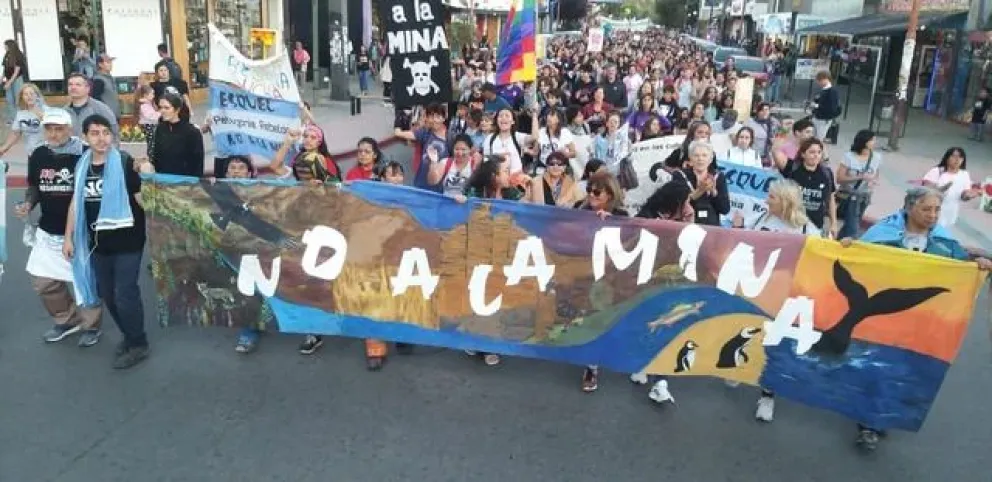 Esquel: masiva movilización para celebrar los 20 años del “No a la Mina”