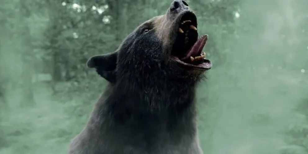 Se estrenó “Oso intoxicado” la disparatada película inspirada en un hecho real