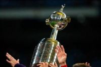 Sorteo de grupos de la Copa Libertadores y Sudamericana: hora, cómo verlo y el homenaje para la albiceleste