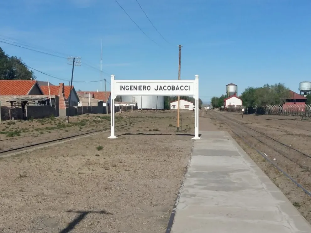 Retorna el servicio de tren entre Jacobacci y Bariloche