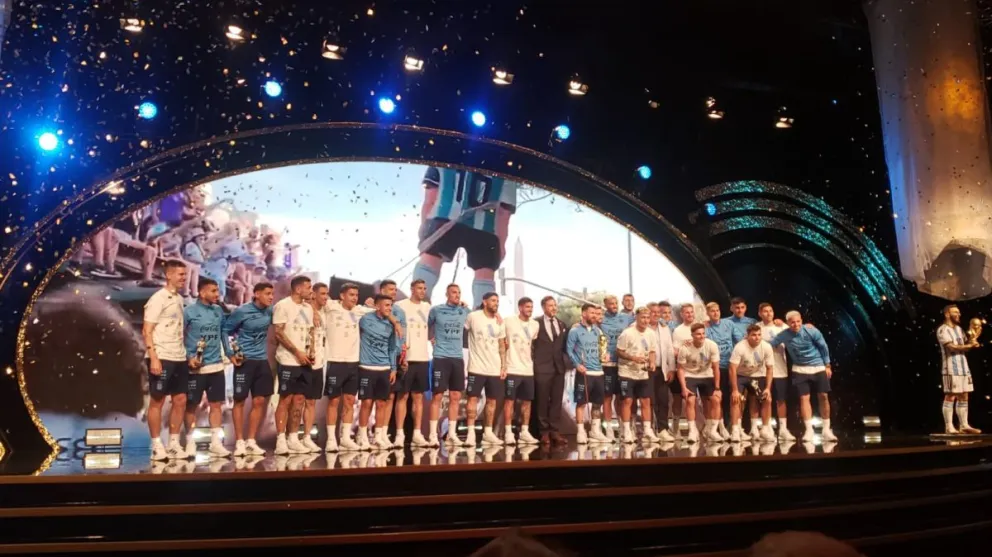 El emotivo homenaje de la Conmebol a la Selección Argentina campeona del mundo 