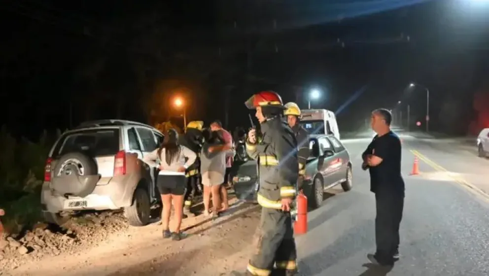 Una bebé y tres mujeres resultaron heridas luego de un choque frontal 