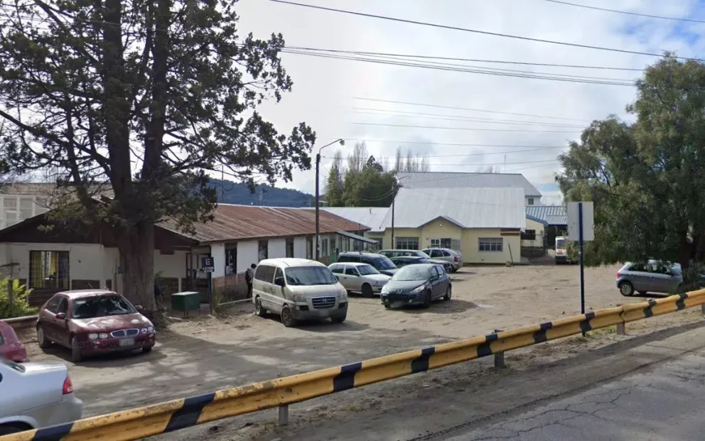 La Escuela N° 44 repudia el regreso al cargo directivo de una polémica docente 