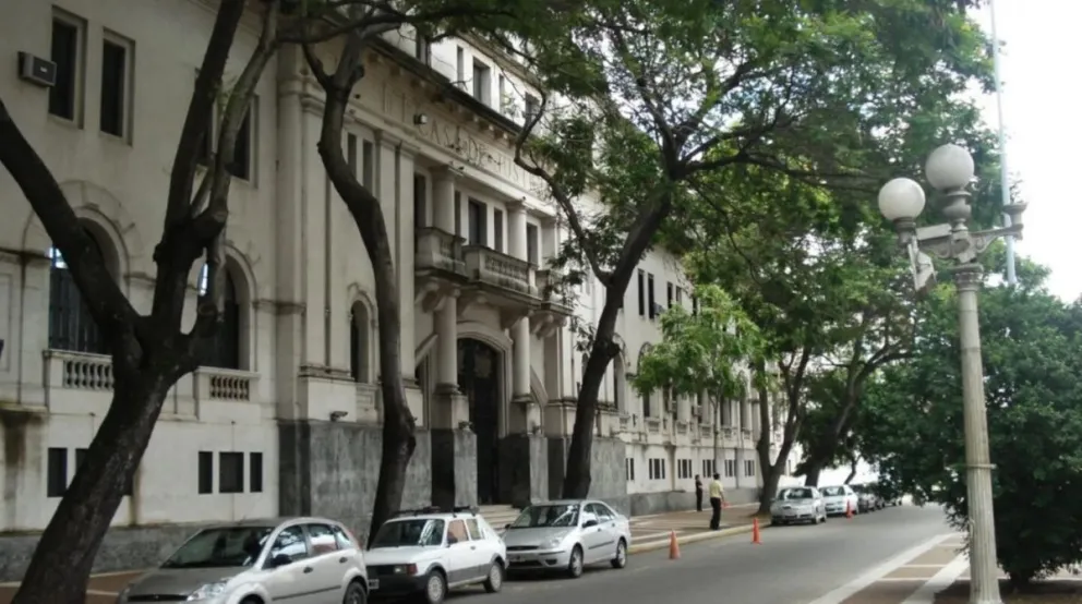 Condenaron a un médico que sedó y abusó de una mujer 