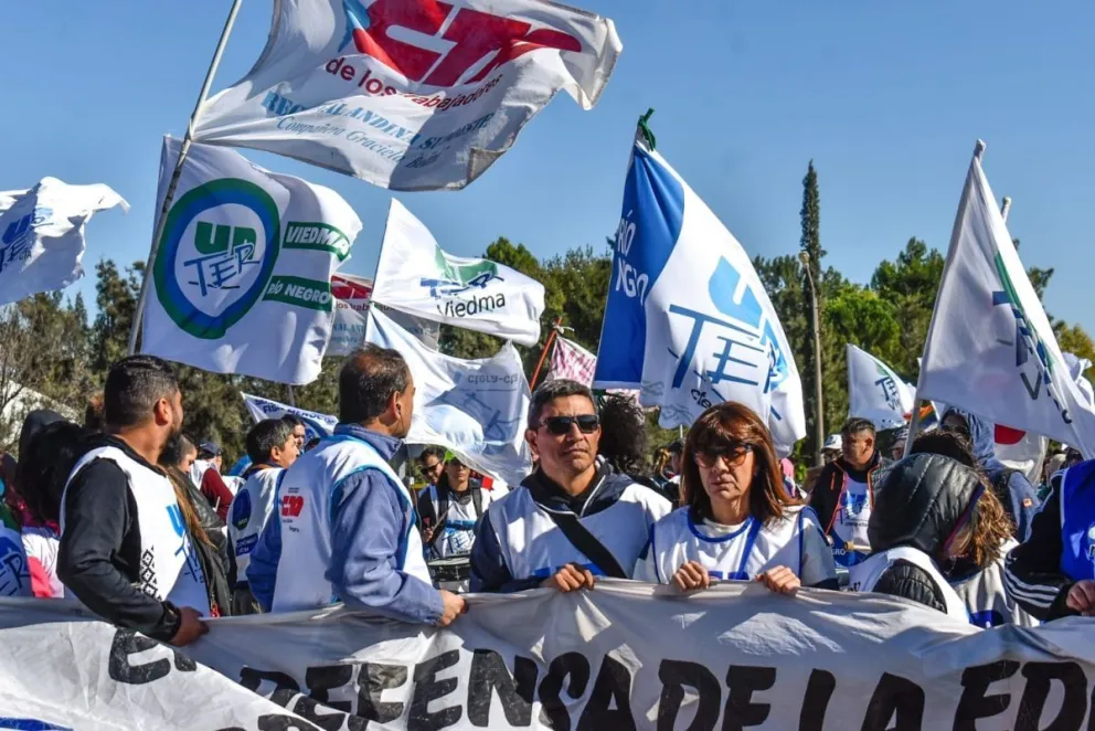 UnTER manifiesta su rechazo a las propuestas de privatización de la educación de Javier Milei