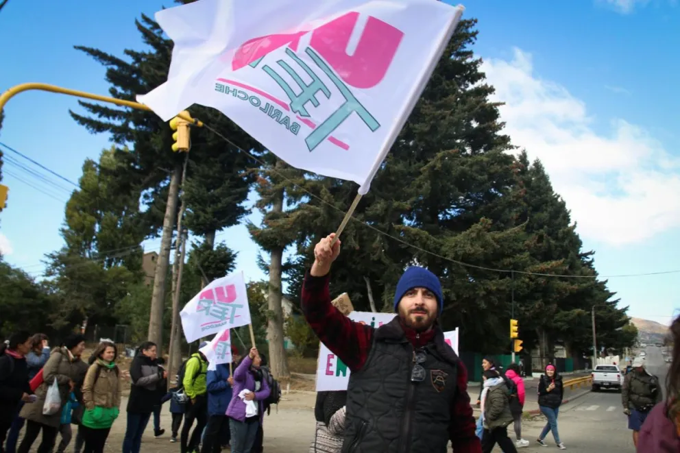 En Bariloche, gremios en "pie de guerra" por reclamos de aumentos salariales