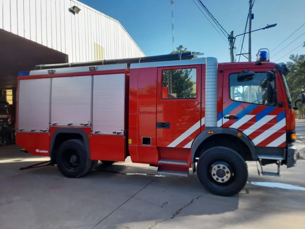 Bomberos Dina Huapi incorporó un nuevo móvil a su flota 