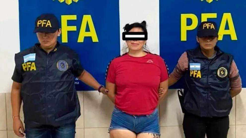 Detuvieron a una de las prófugas más buscadas: se la acusa de explotar sexualmente a una menor