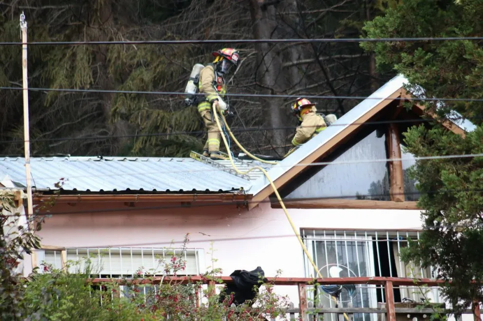 Voluntarios de Bomberos Campanario y el SPLIF controlaron un incendio en cercanías del kilómetro 20 