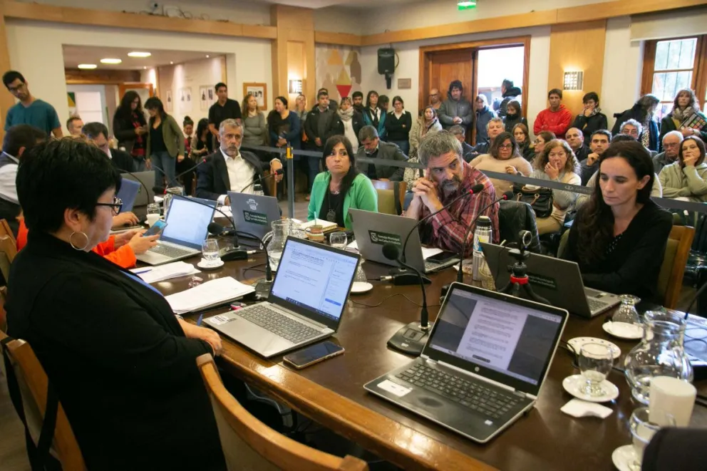 Gennuso trató de "cobardes" a los concejales opositores que votaron en contra del escalafón municipal