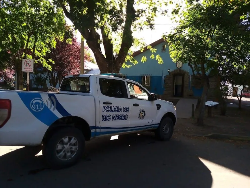 El hombre fue trasladado a la comisaría local. 