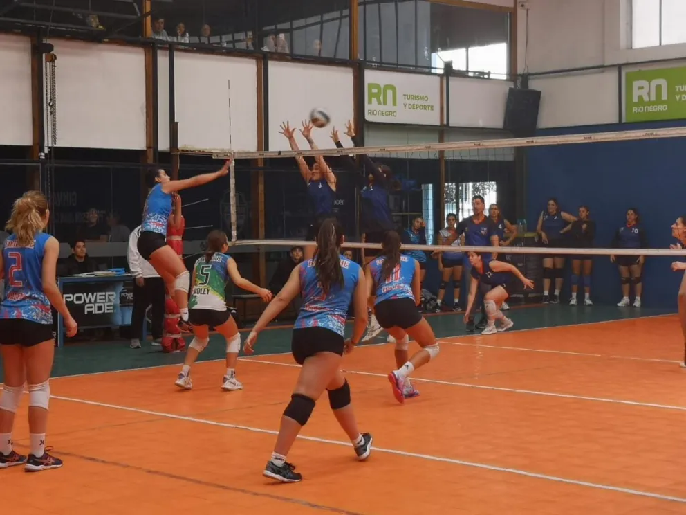 Con doce partidos, comenzó la Liga de Vóley de Bariloche 