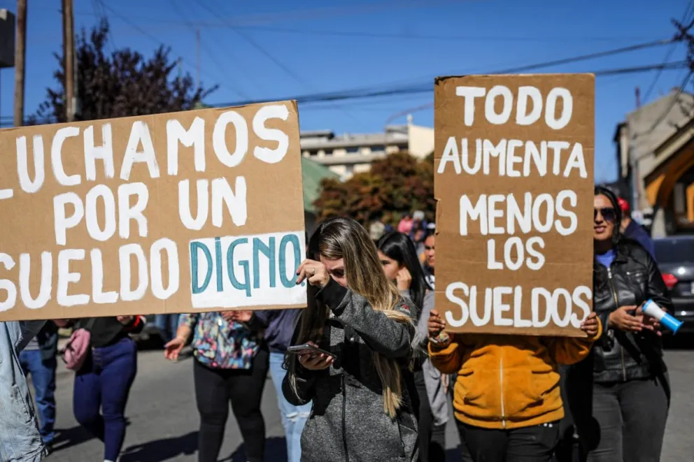 “El Gobierno plantea los aumentos teniendo como referencia la canasta por persona, no la familiar”.