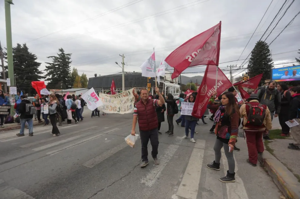 Se extienden los reclamos sindicales a horas de las elecciones en Río Negro