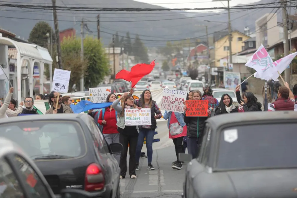 UnTER Bariloche llega al congreso con mandato de rechazo y tres paros de 48 horas