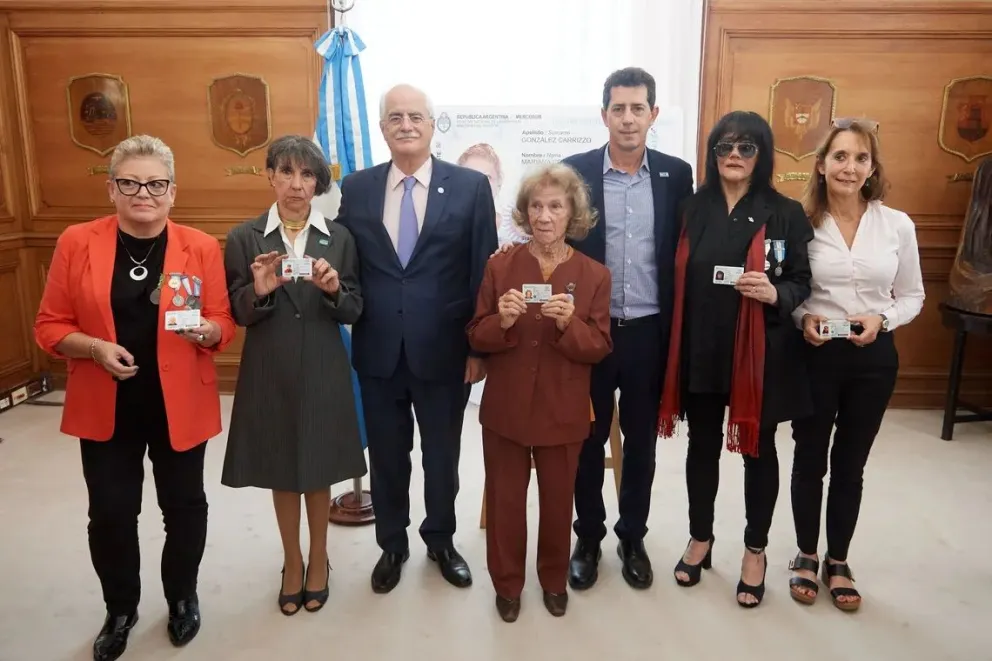 Así es el nuevo diseño del DNI para héroes y heroínas de Malvinas