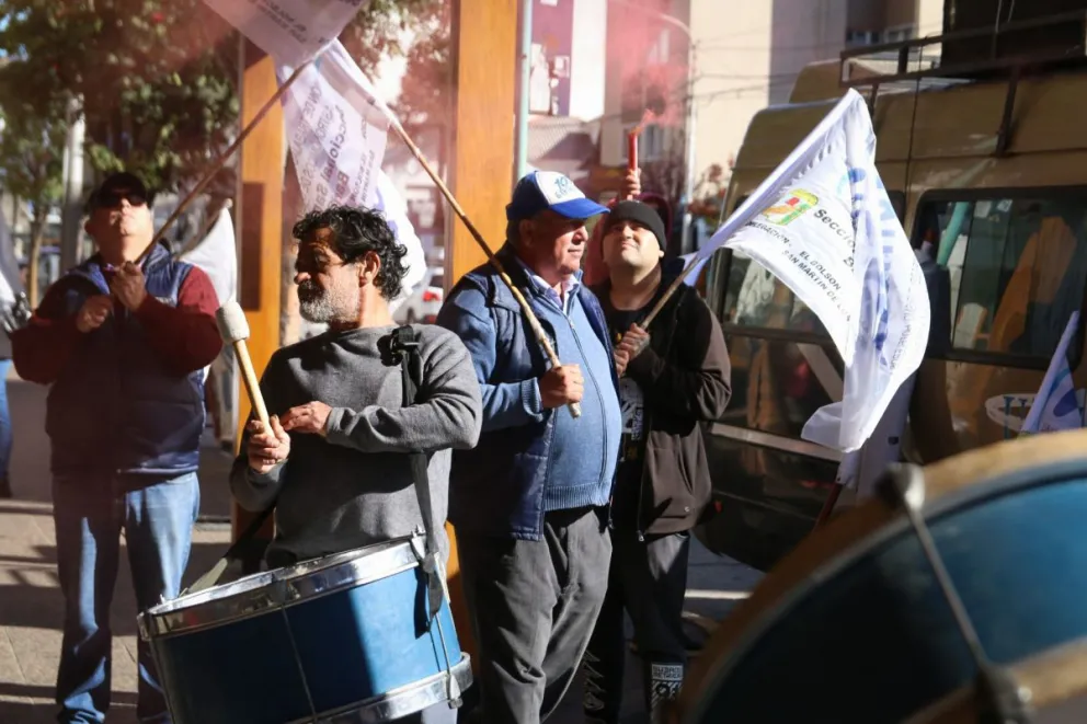 La UTHGRA anunció el adelanto del aumento previsto para agosto y el pago de un bono de 25 mil pesos