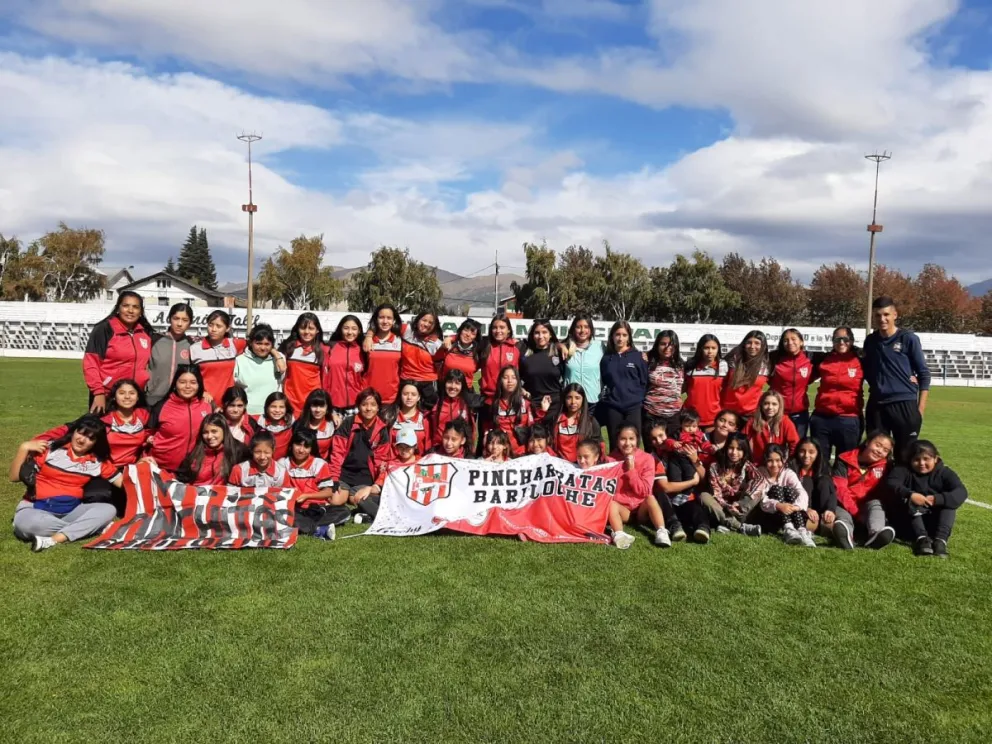 Tres clubes barilochenses rumbo al Mundialito Femenino