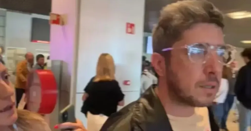 La reacción sin filtro de Jey Mammón al pisar el Aeropuerto de Madrid