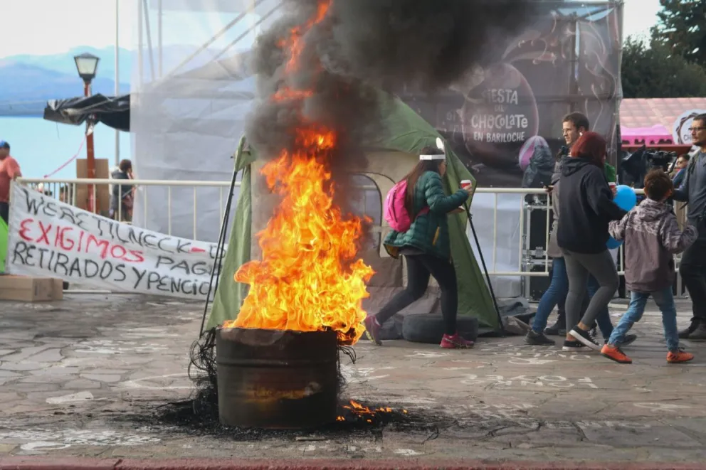 Gennuso: "¿Quién pagó el traslado, alojamiento y comida de los manifestantes policiales?"